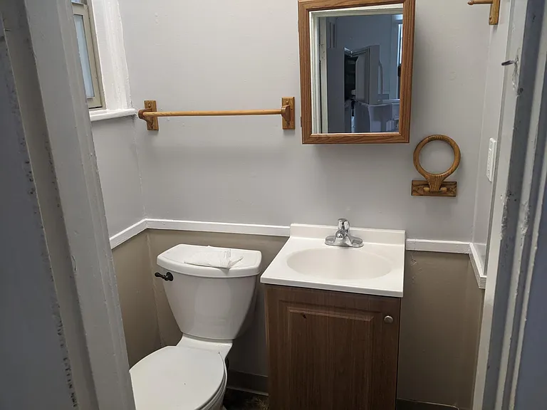 315 W Marine Dr #1 — Photo 3