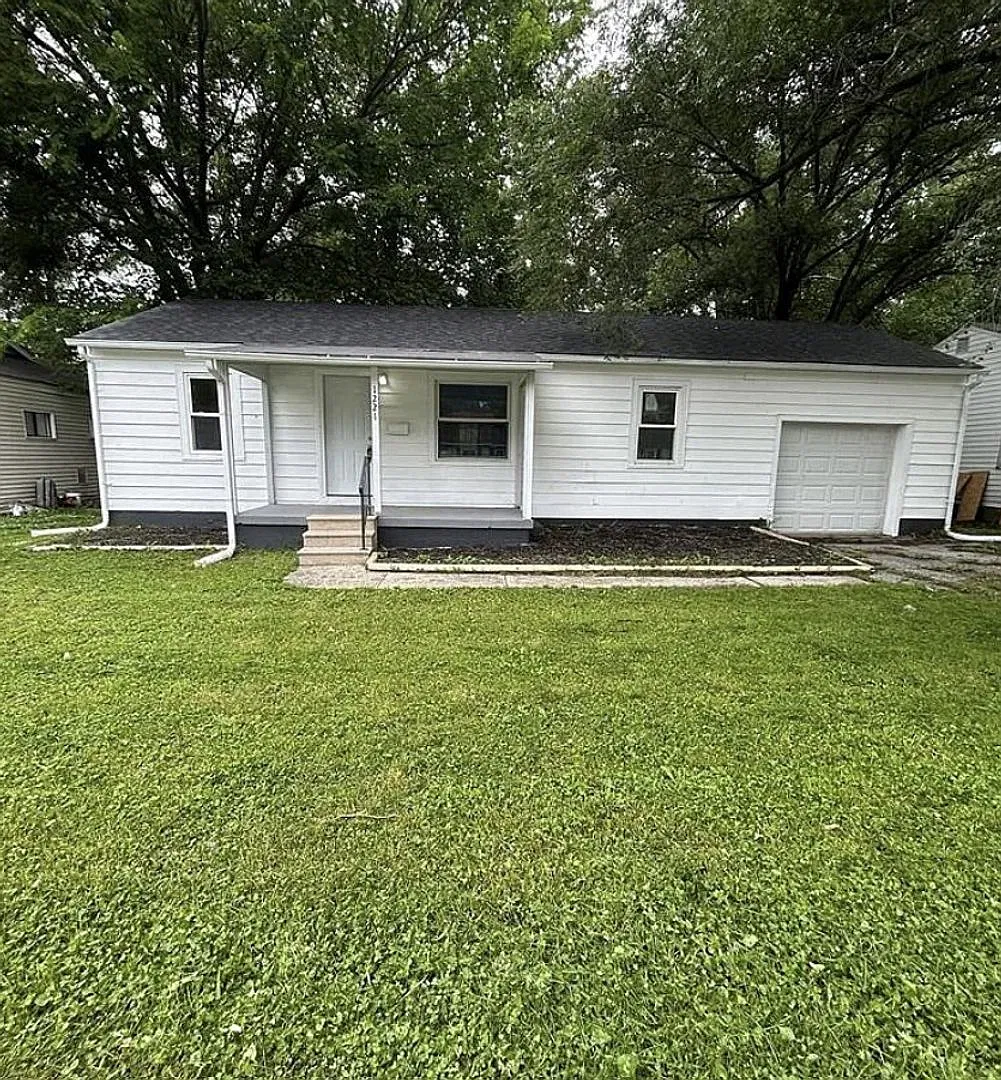 For Rent — Photo 1