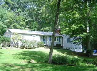 1554 Little Meadow Rd, Guilford, CT 06437