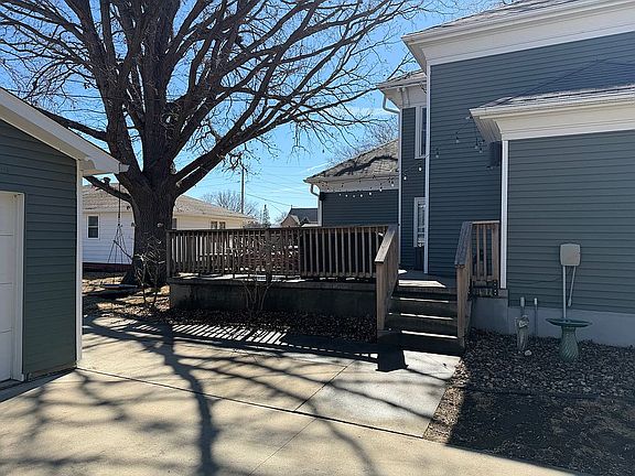 3rd image of 127 3rd St NW