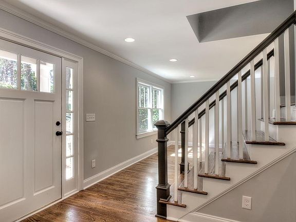 4th image of 2944 Applewood Ct NE