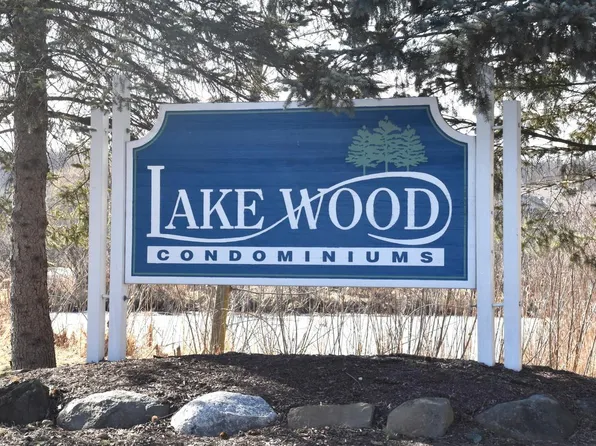 S77W19447 Lakewood DRIVE #21, Muskego, WI 53150