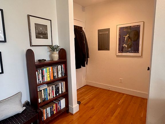 4th image of 2901 16th St NW APT 201