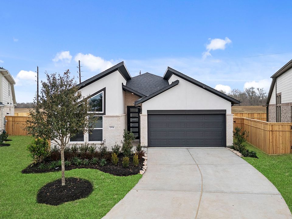 1st image of 10934 Skyway Ln