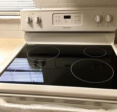 5th image of 3340 NE 6th Ave