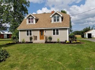 9003 Pearson Rd, Middleport, NY 14105