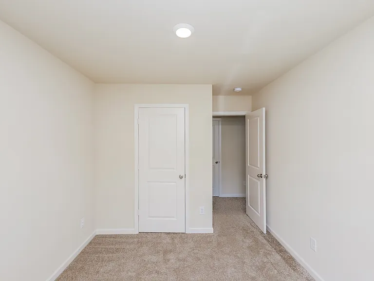 304 Highwood Ln — Photo 12