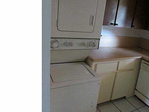 2nd image of 718 N Lauderdale Ave #12B