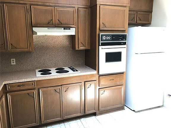 5th image of 2808 Coggin Ave