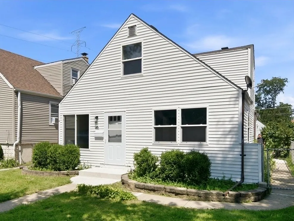 4 bed, 1328 sqft, $3,200 — Photo 1