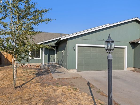 888 SE Kierra Pl, Madras, OR 97741
