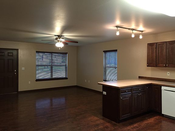 Living Room / Kitchen