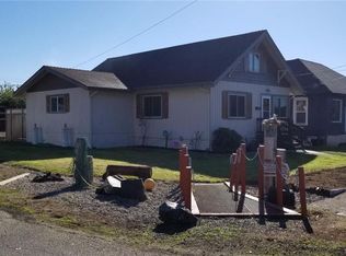 1143 Cedar St, Raymond, WA 98577