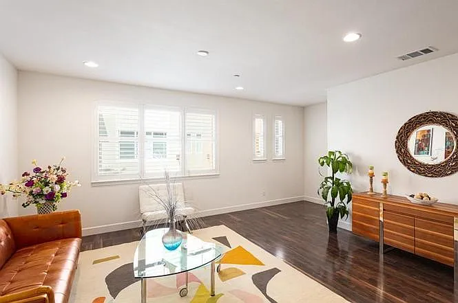 1081 Gaviota Ter — Photo 6