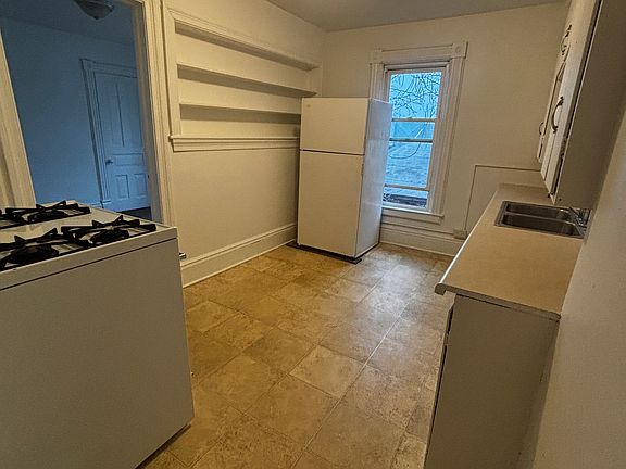 5th image of 1404 W Michigan Ave #4