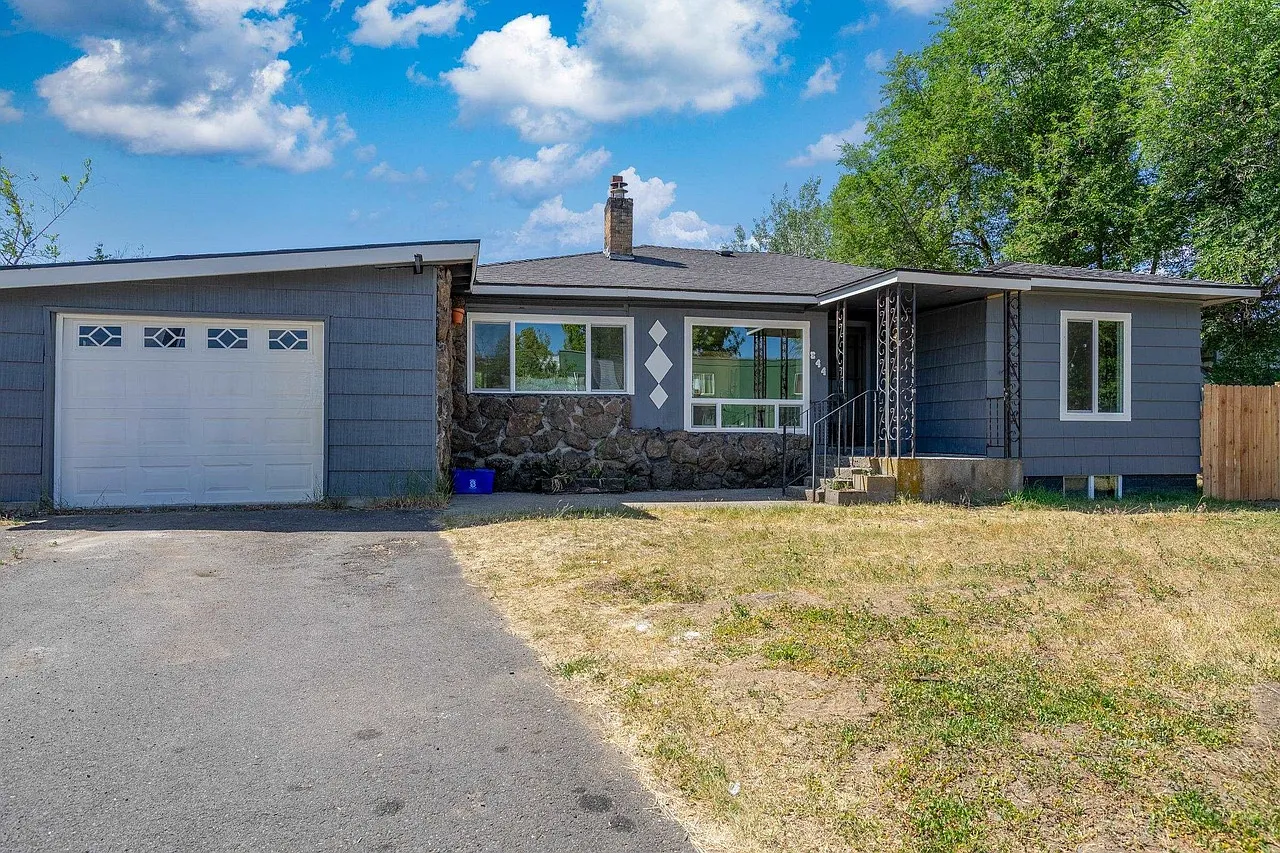 5 bed, 2088 sqft, $2,950 — Photo 1
