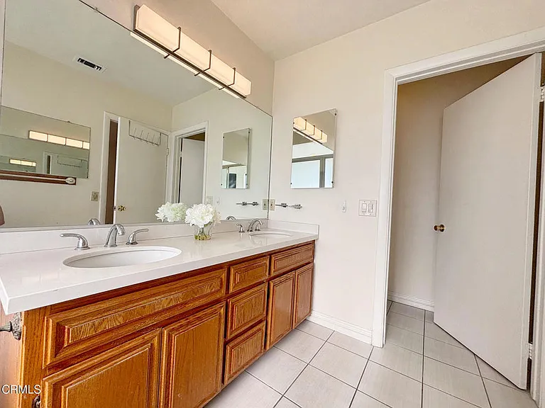 210 W Woodruff Ave — Photo 19