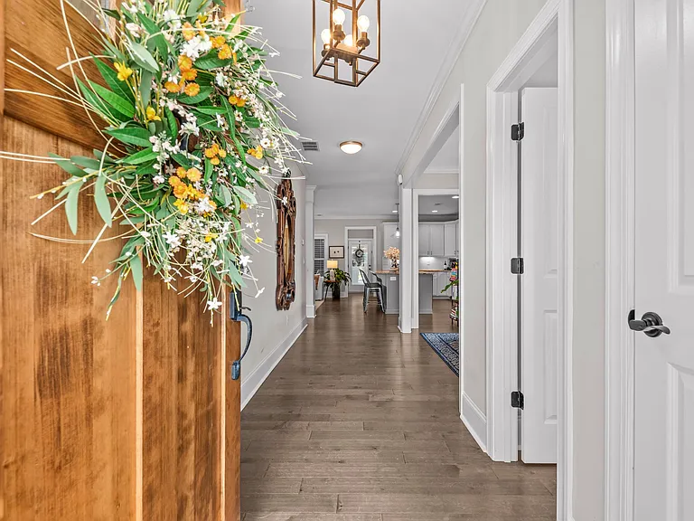 1021 Saddlers Way — Photo 3