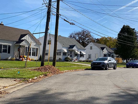 5th image of 3240 7th St