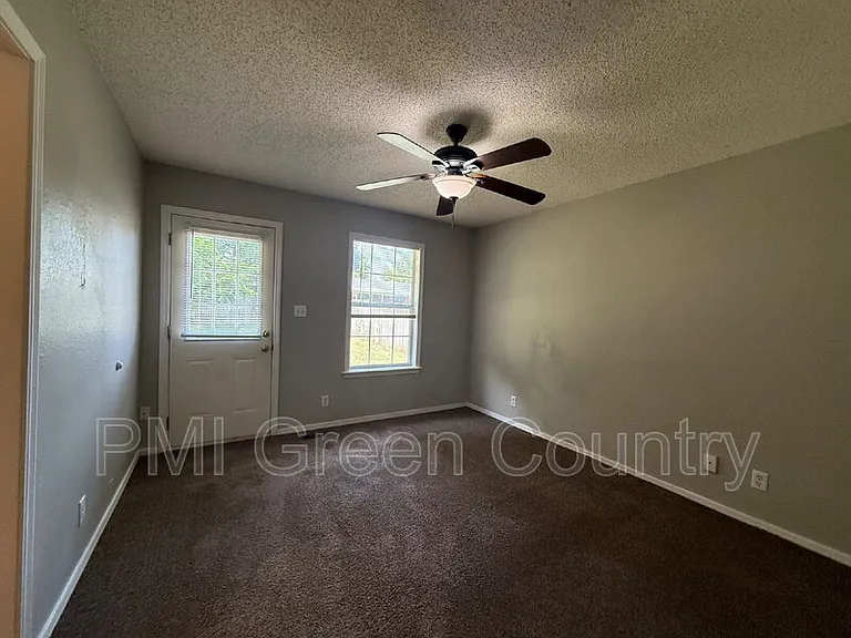 900 W Norman St — Photo 14