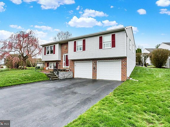 4th image of 65 Pine Ridge Cir