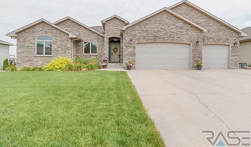 1st image of 1408 W Wicklow Ln