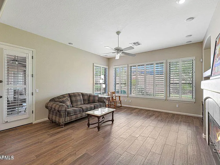 9773 S 183rd Dr — Photo 11