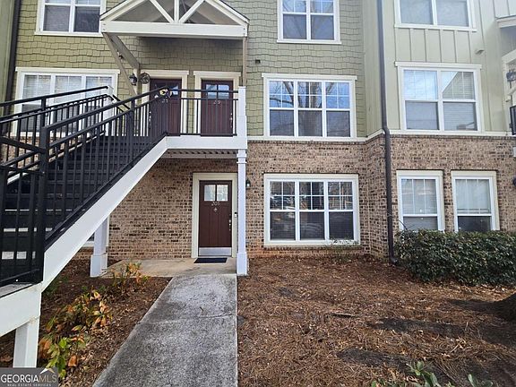 2nd image of 490 Barnett Shoals Rd APT 205