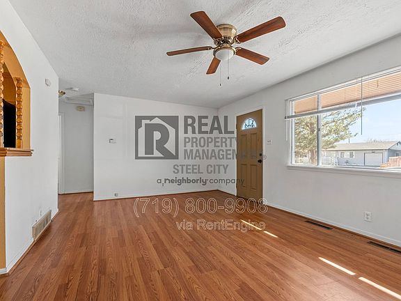 5th image of 3211 Fairfield Ln