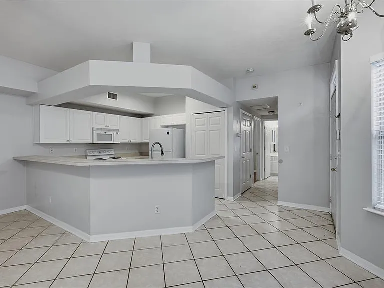 350 NW 50th Blvd #350 — Photo 6