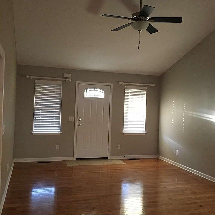 Vaulted ceiling 