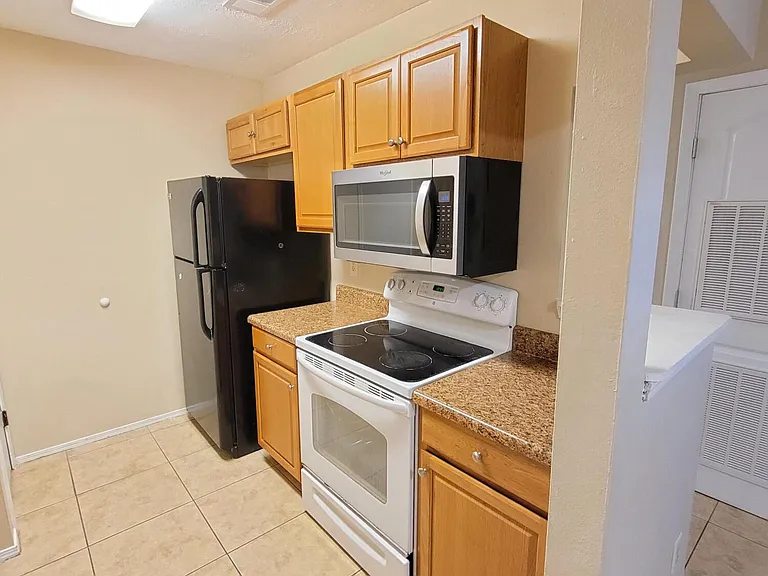 1614 Greenbriar Pkwy #4 — Photo 8
