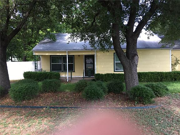 2nd image of 1400 Long Ave