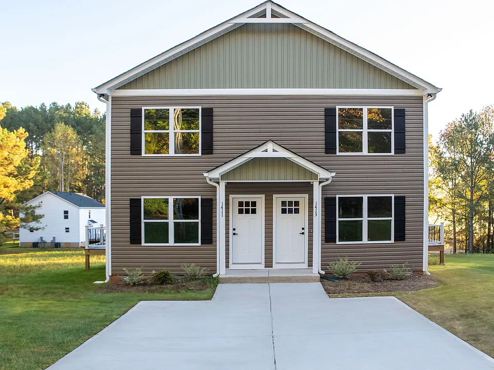 920 4th Street Pl SE