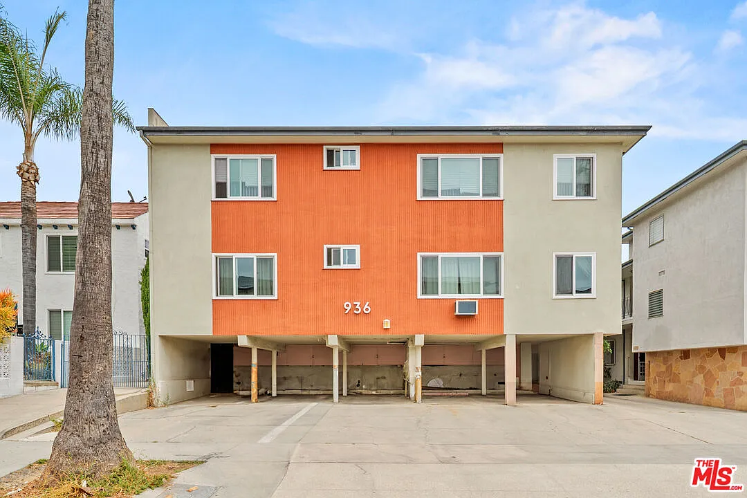 1 bed, 1.0 bath, 816 sqft, $2,199 — Photo 1