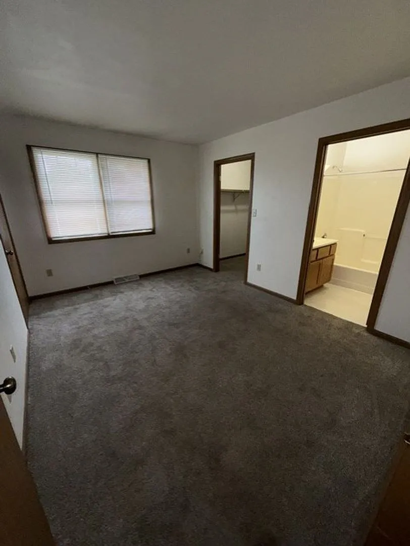 Prairie Estates — Photo 3