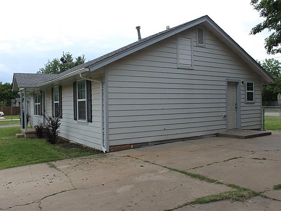 4th image of 1309 N Jones Ave