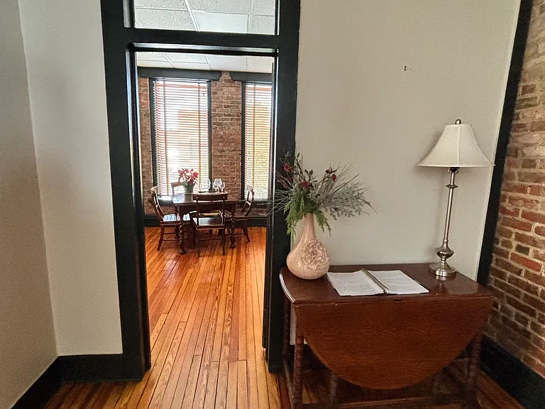 214 E Broad St #B — Photo 33