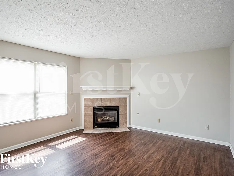 6802 N Denton Ct — Photo 5