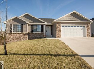 112 Sandstone Dr, Saint Robert, MO 65584