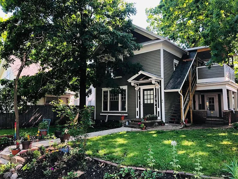 46 Gold Ave SW #3 — Photo 1