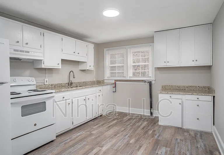 814 Sunset Ave #1 — Photo 8