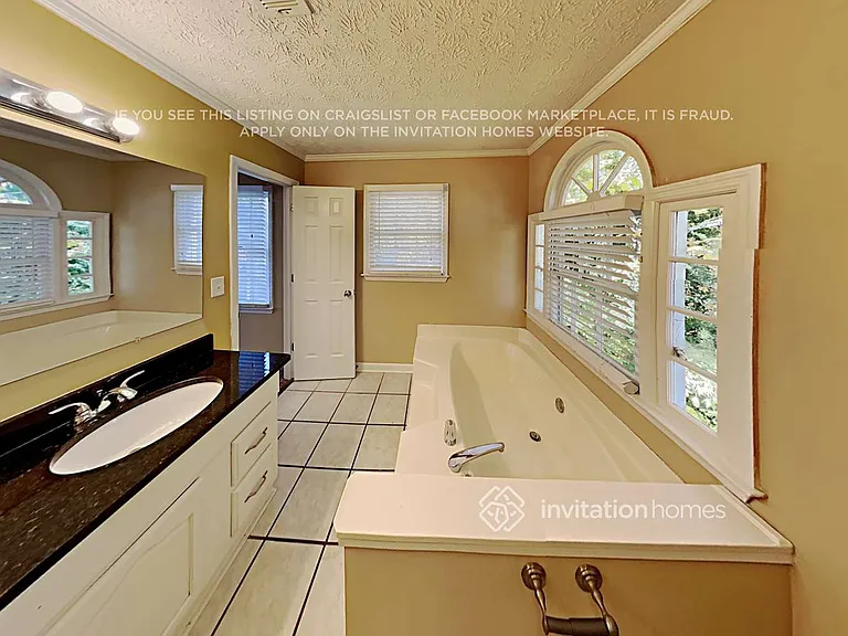 4611 Pine Harbor Ct NE — Photo 18