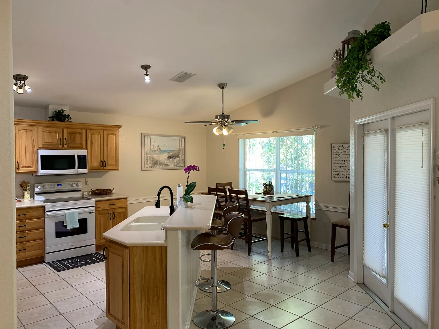 4 bed, 2000 sqft, $3,950 — Photo 4