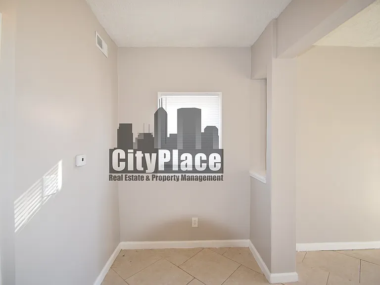 674 S 13th St — Photo 5
