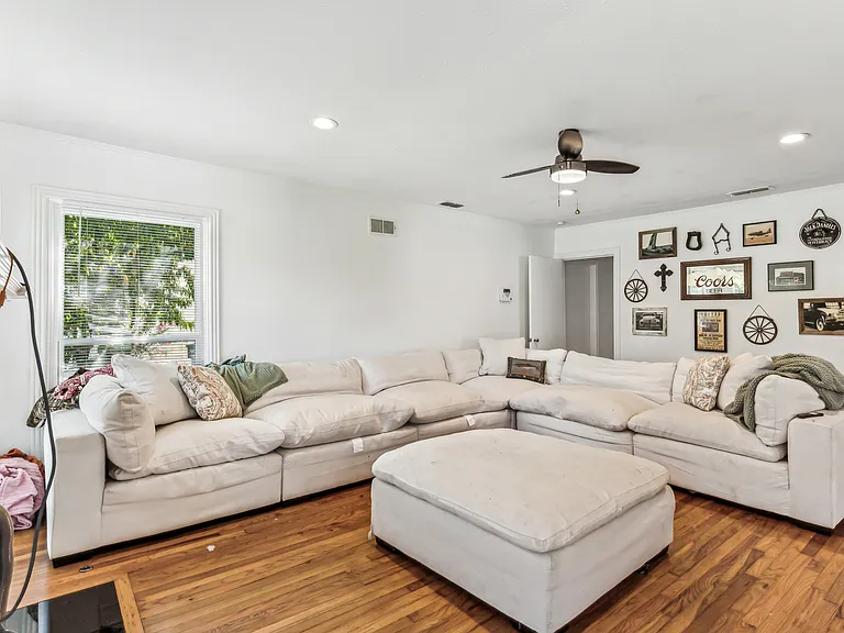 3417 Westcliff Rd S — Photo 4