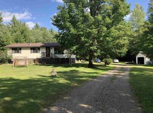 9474 N.5 Rd, Gladstone, MI 49837