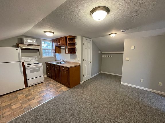Living Room (13 feet x 9.5 feet)
