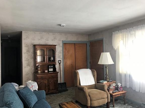 3rd image of 23 Woodland Dr