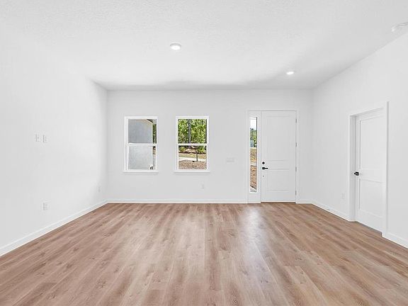 4th image of 8812 N LANSEN WAY